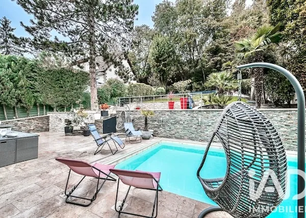Maison 9 pièces 267 m²