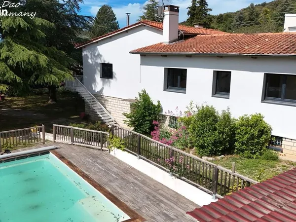 Maison 6 pièces 184 m²