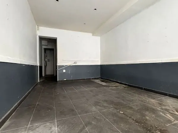 Local commercial 30 m² PARIS 09