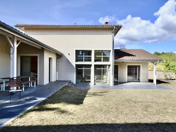 Vends maison d'architecte - 202 m² - 7 pièces, 4 chambres - Lancié 69220