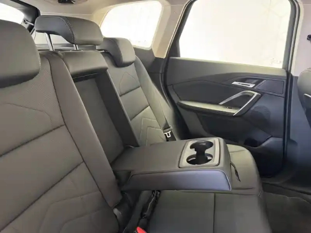 Bmw X1 i xdrive30 — photo 19