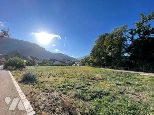 Terrain 999 m²