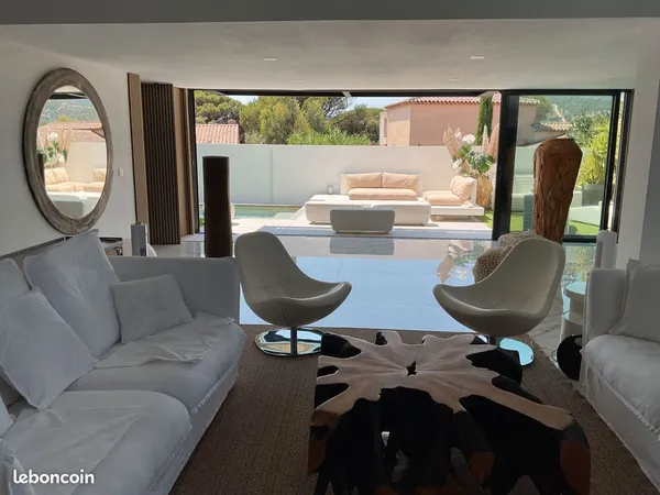 Maison 5 pièces 272 m²