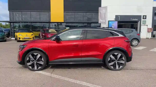 Renault Megane e-tech ev40 130ch standard charge — photo 20