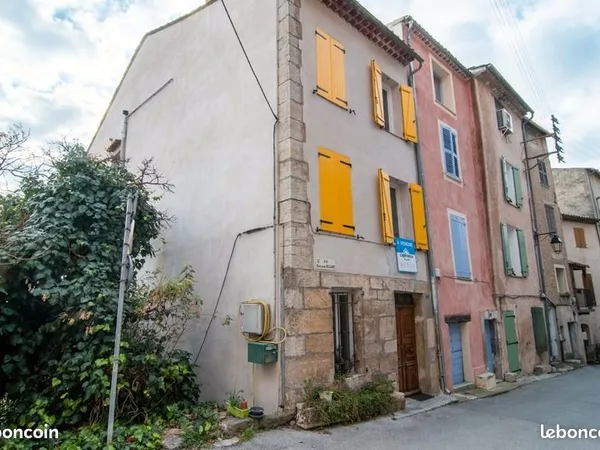Grande maison de village