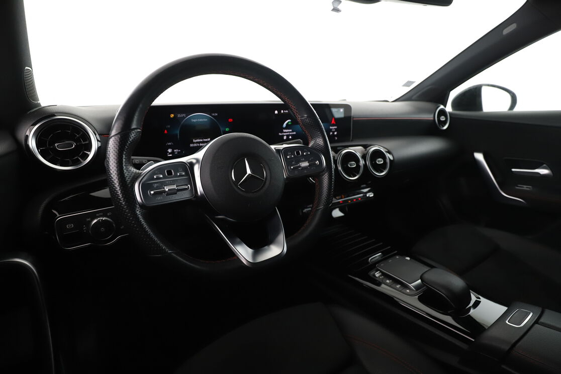 Mercedes-Benz Classe A 200 d AMG Line 8G-DCT — photo 10