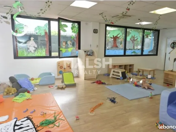 Local commercial 494 m²