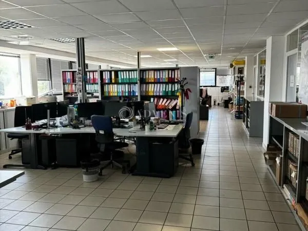 Bureau 850 m²