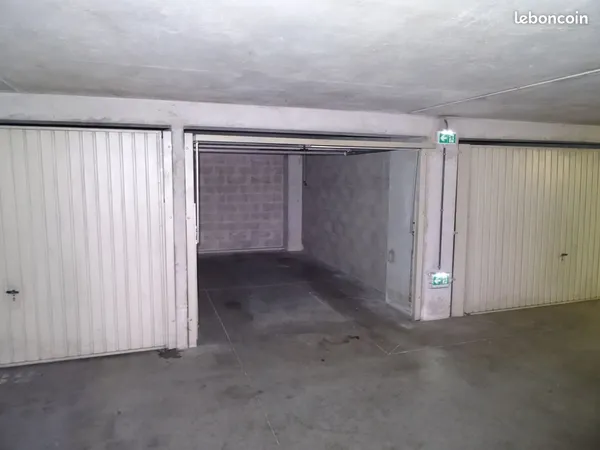 Box individuel dans garage fermé métro Garibaldi