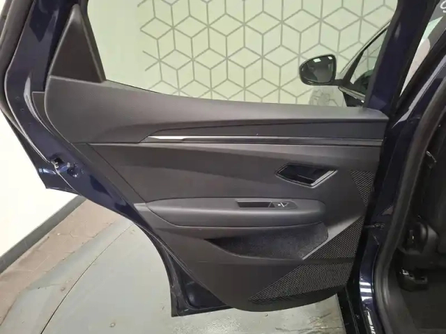 Renault Megane e-tech ev60 220 ch super charge — photo 22