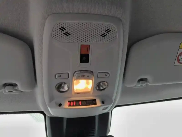 Peugeot 208 electrique 54 kwh 156ch — photo 19