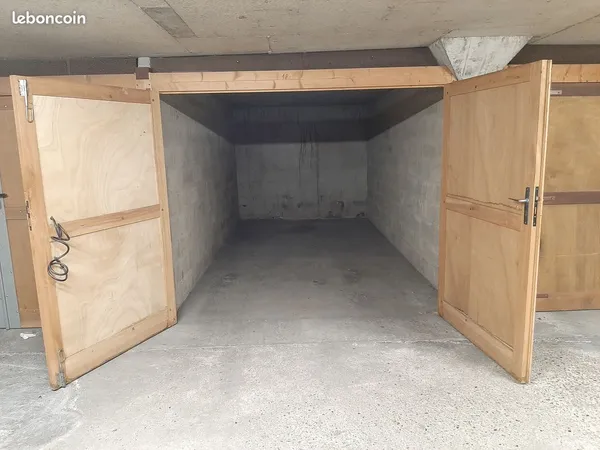 Box / Garage individuel Nanterre Ville - Proche centre et RER