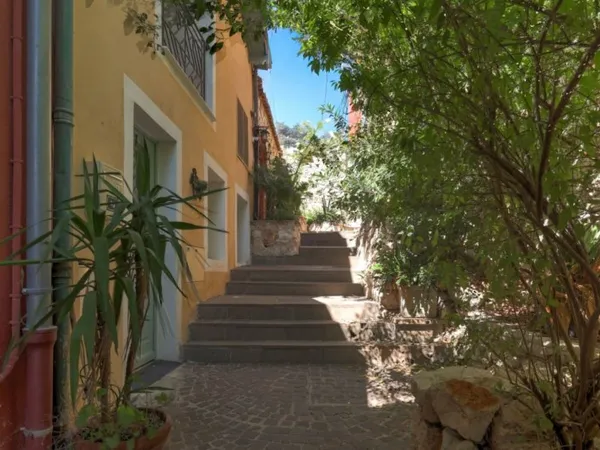 CO-EXCLUSIVITÉ - VILLEFRANCHE-SUR-MER - MAISON DE VILLAGE - 4 PI