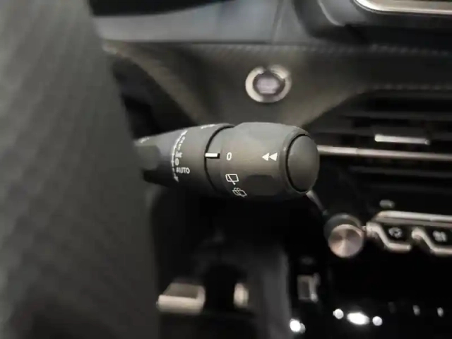Peugeot 208 electrique 51 kwh 156ch — photo 39