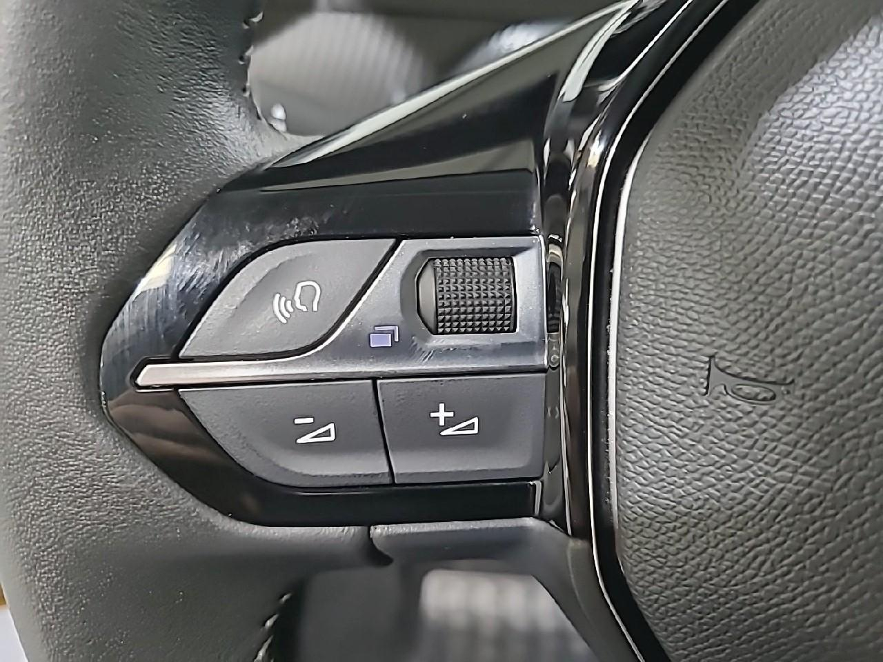 Peugeot 208 puretech 100 s&s bvm6 style — photo 20