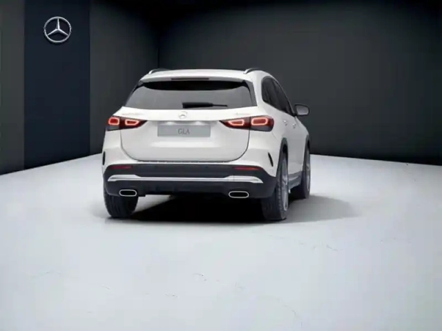 Mercedes Gla 220 d 4matic amg line — photo 24