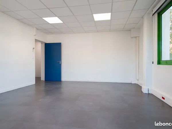 Bureau à louer de 30m² à Orléans
