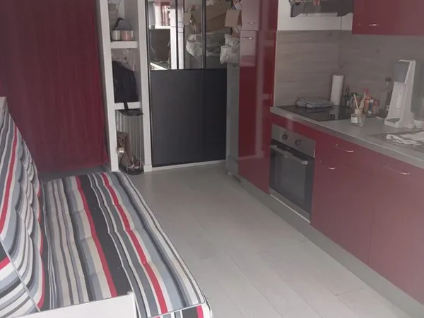 Studio meublé et équipé avec terrasse