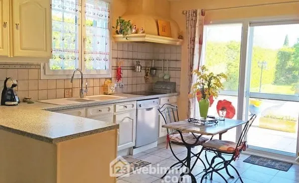 Villas - 130m² - Arles