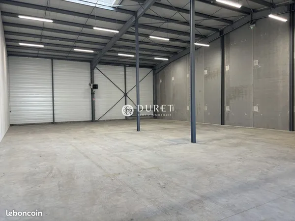 Local 316 m² Cugand