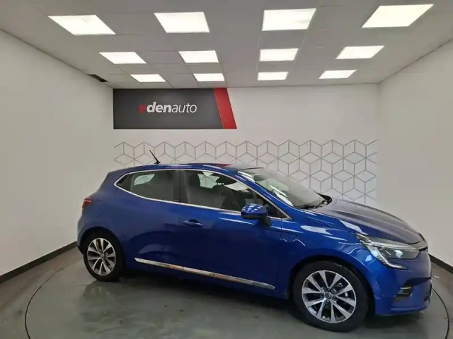 Renault Clio e-tech 140 - 21 — photo 7