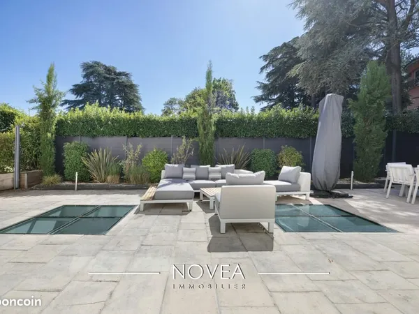Château 5 pièces 175 m²