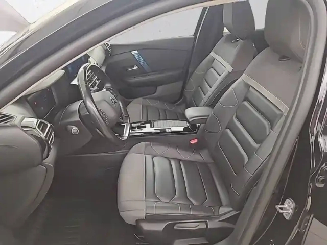 Citroën C4 e- 136 ch automatique — photo 11