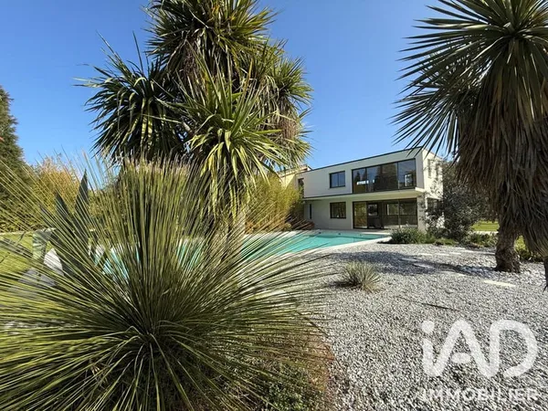 Maison 20 pièces 763 m²
