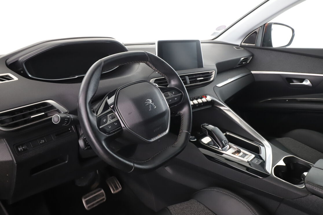 Peugeot 3008 1.2 PureTech Allure EAT6 — photo 10