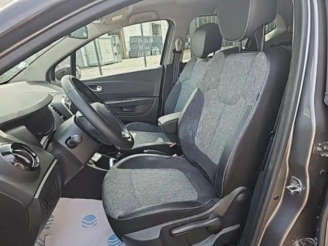 Renault Captur 1.3 tce 150ch fap intens — photo 9