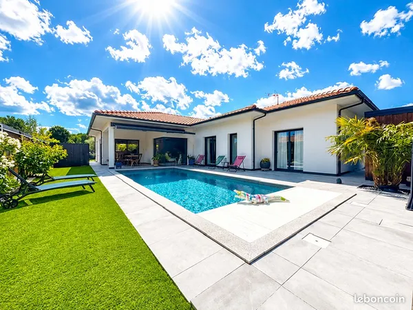 Villa contemporaine T6, plain-pied, avec double garage et piscine