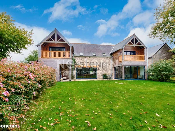 Maison 7 pièces 245 m²