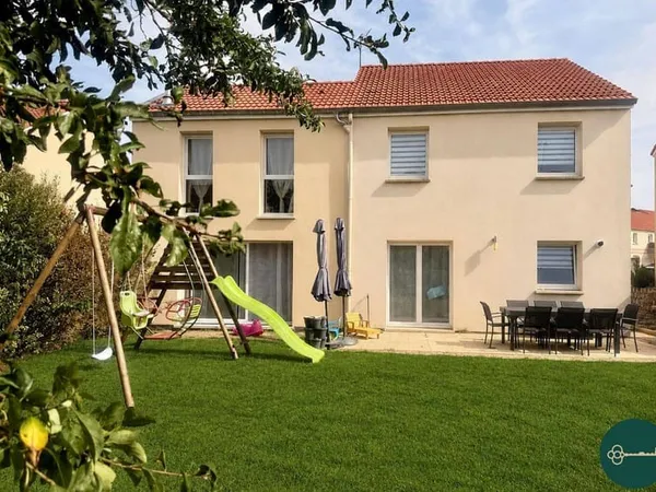 Maison 7 pièces 181 m²