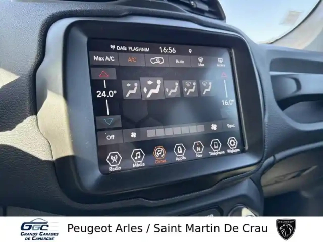 Jeep Renegade 1.3 turbo t4 240 ch phev at6 4xe eawd — photo 18