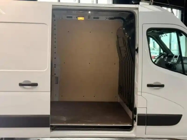 Renault Master fg f3500 l2h2 2.3 blue dci 135ch confort euro6e (16700?ht) — photo 11
