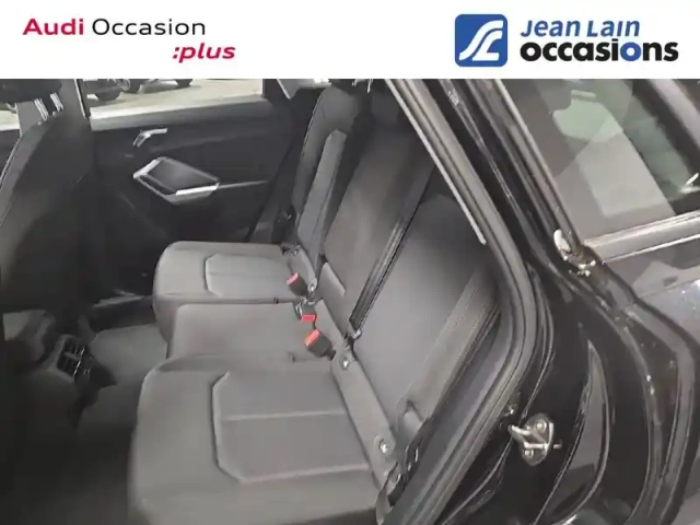 Audi Q3 35 tdi 150 ch s tronic 7 — photo 17