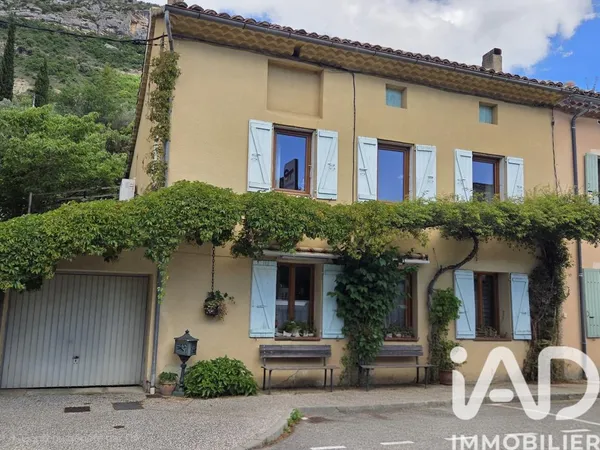 Vends maison de village - 120 m² - 6 pièces, 3 chambres - Sahune 26510