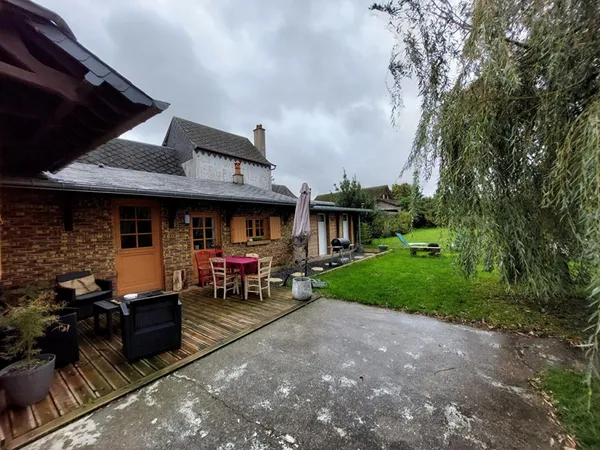 LONGÈRE AVEC JARDIN DE 810 M² ET DÉPENDANCES À FRESNOY-FOLNY (76660)