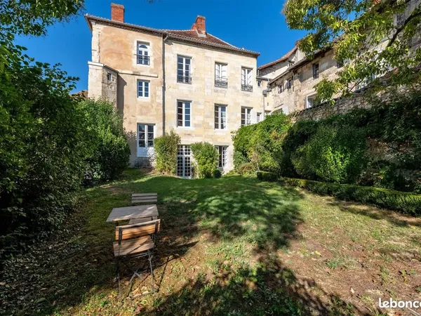 Maison 10 pièces 543 m²