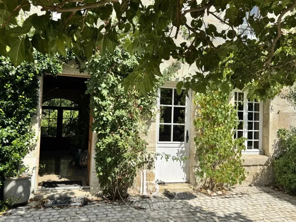 Moulin de caractère au bord de l'eau, à proximité de Vendôme