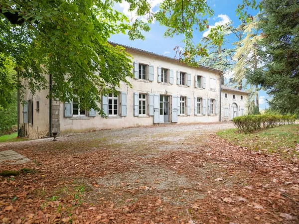 Demeure au charme délicieusement suranné