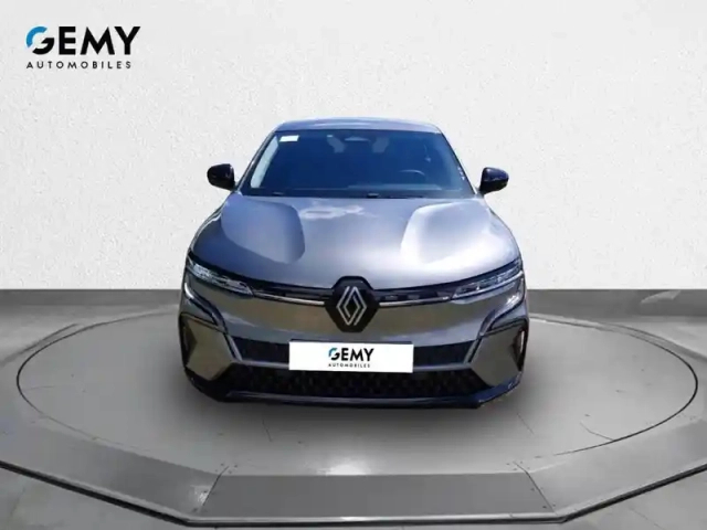 Renault Megane e-tech ev60 220 ch super charge — photo 2