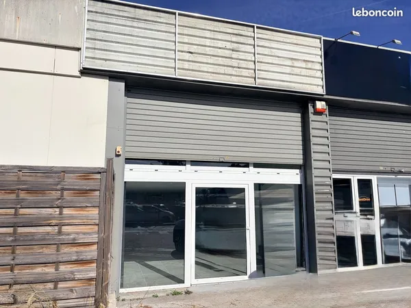 Local 90 m² BANDOL