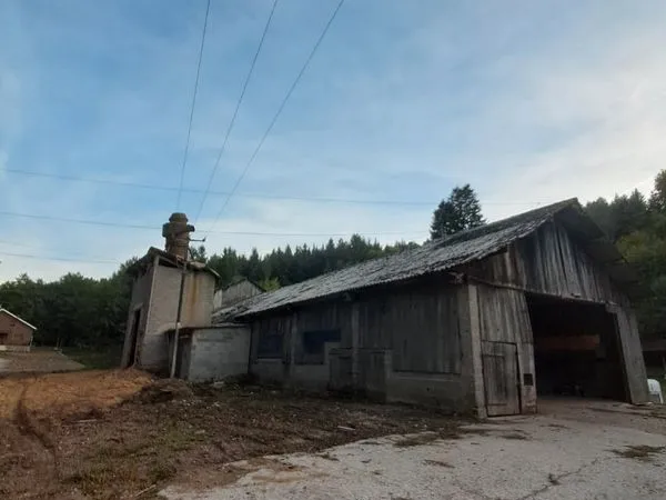 Grand hangar / Bâtiment 400 m² - Divisible