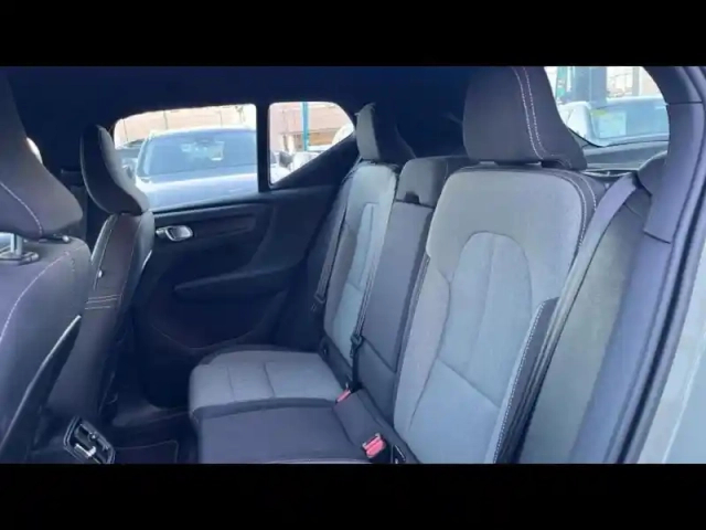Volvo Xc40 t5 recharge 180 + 82ch start dct 7 — photo 6