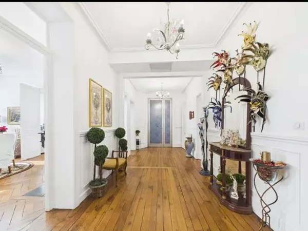 Appartement de caractère - Style Haussmannien RÉNOVÉ