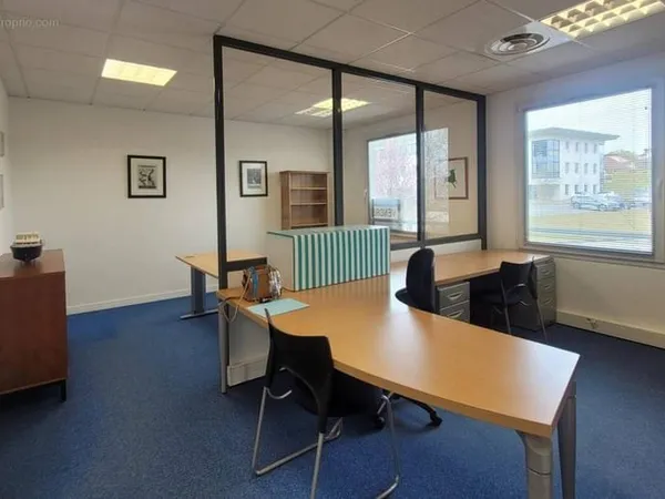 Commerce 142 m²