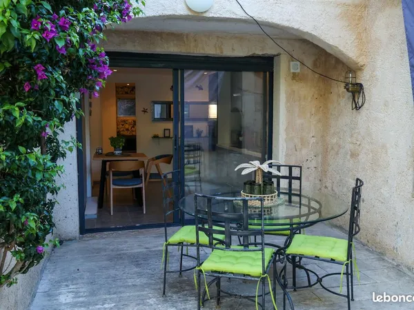 2 Pièces · 25 m² piscine grand extérieur Roquebrune-sur-Argens 83380 LES ISSAMBRES