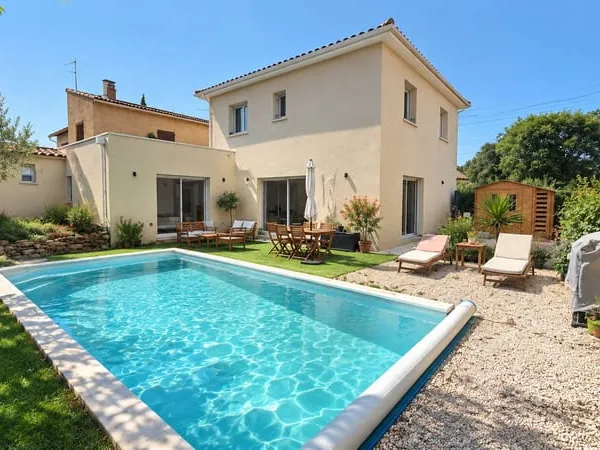 Villa contemporaine de 131m2 avec piscine Villevieille (30