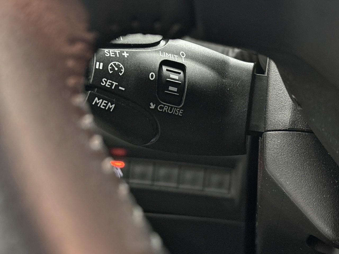 Peugeot 208 puretech 75 s&s bvm5 style — photo 19